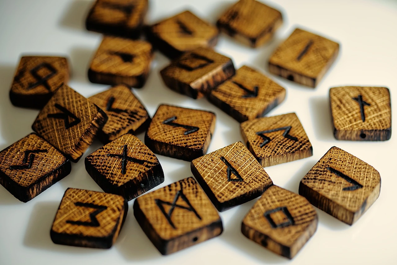 runes stones ρούνοι, μαντεία, συμβουλευτική, rune magic